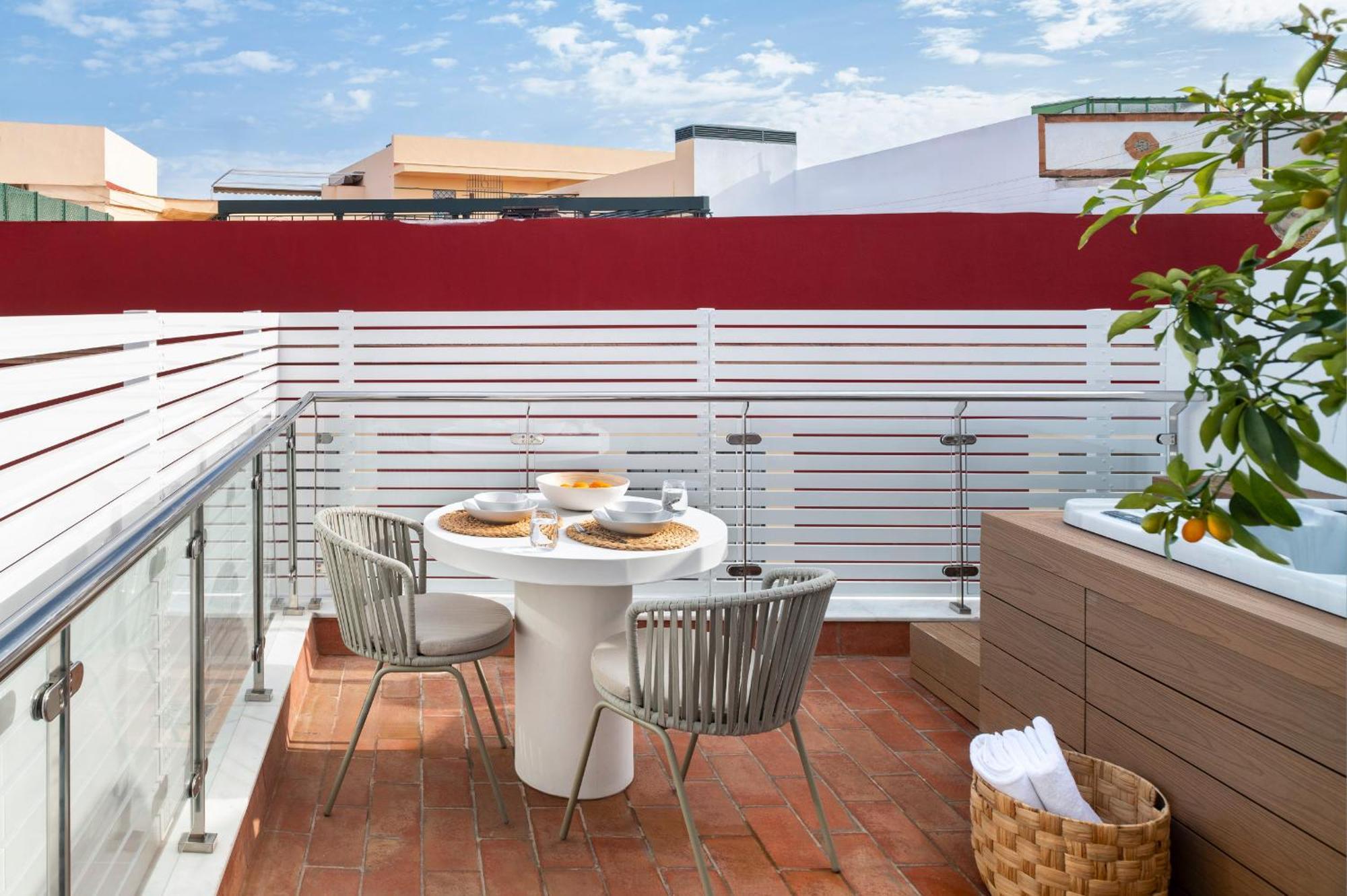 Magno Apartments Santa Clara - Private Terraces With Jacuzzi Séville Extérieur photo