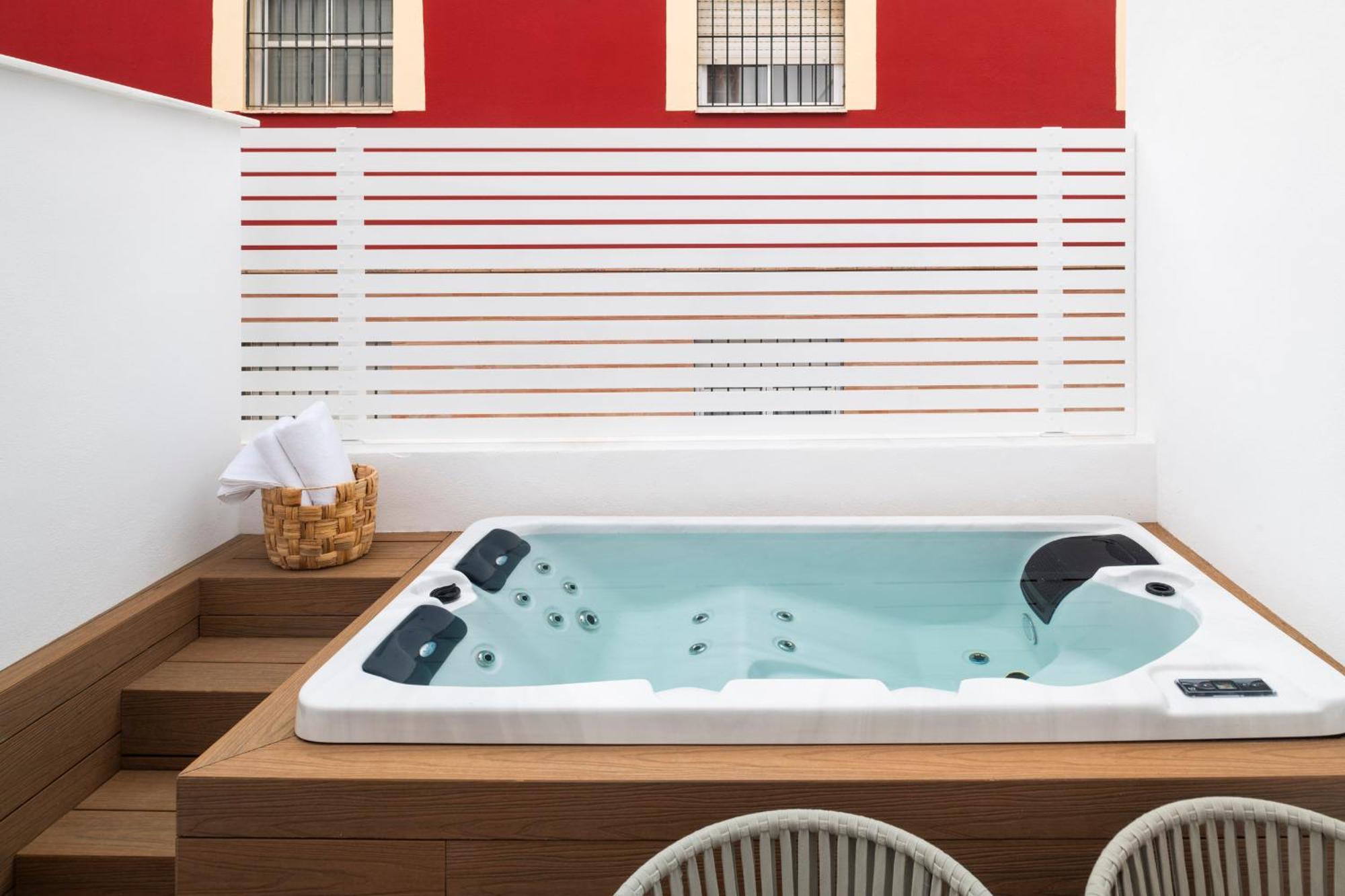 Magno Apartments Santa Clara - Private Terraces With Jacuzzi Séville Extérieur photo