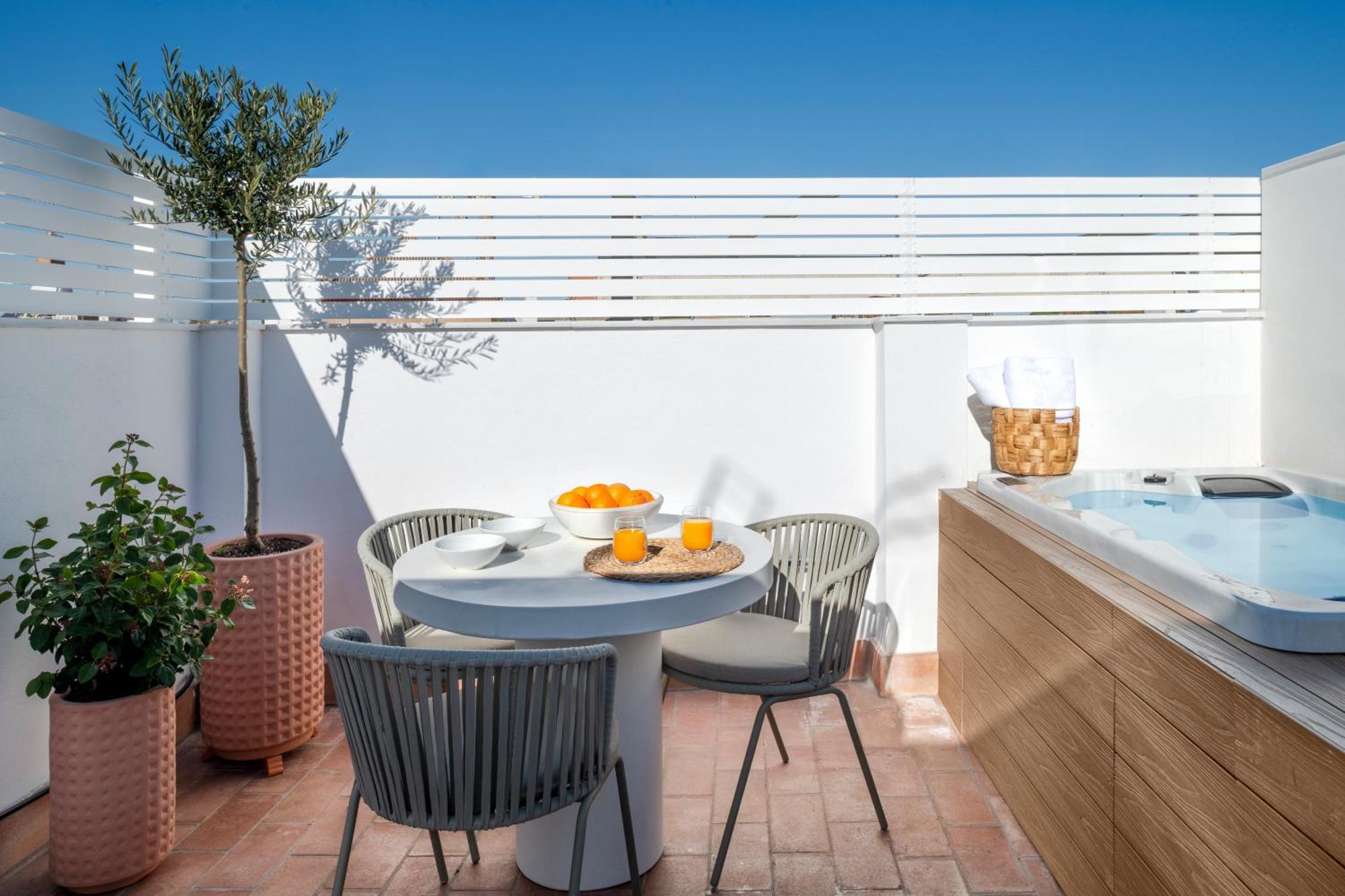 Magno Apartments Santa Clara - Private Terraces With Jacuzzi Séville Extérieur photo
