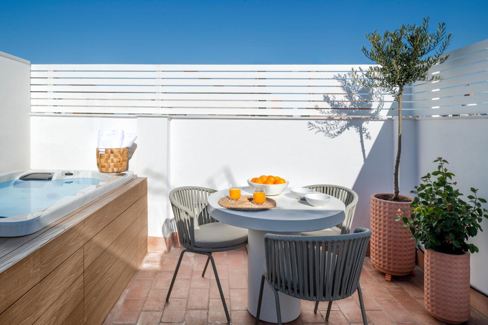 Magno Apartments Santa Clara - Private Terraces With Jacuzzi Séville Extérieur photo